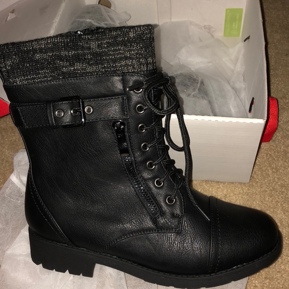Combat boots